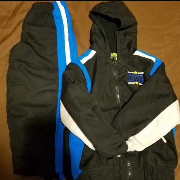 SOLD- Boy Bundle. GREAT condition! 16 pieces! - Picture 4 of 8